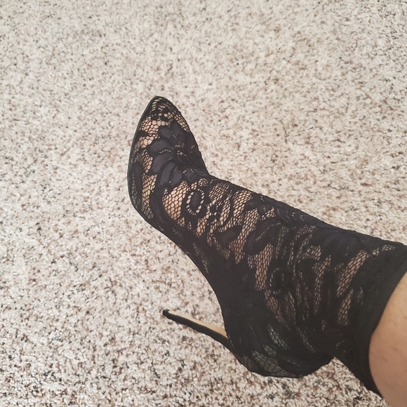 Dolce & Gabbana Lace boots - Picture 9 of 9